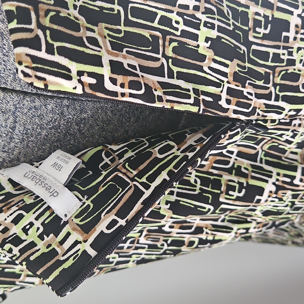 Dress Barn graphic print shift dress - Picture 7 of 8